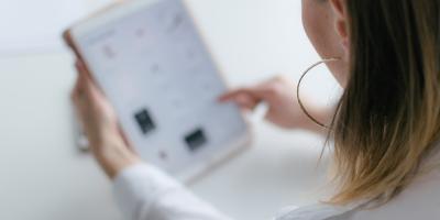 Używanie tabletu opóźnia rozwój mowy